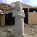 monzonite king statue